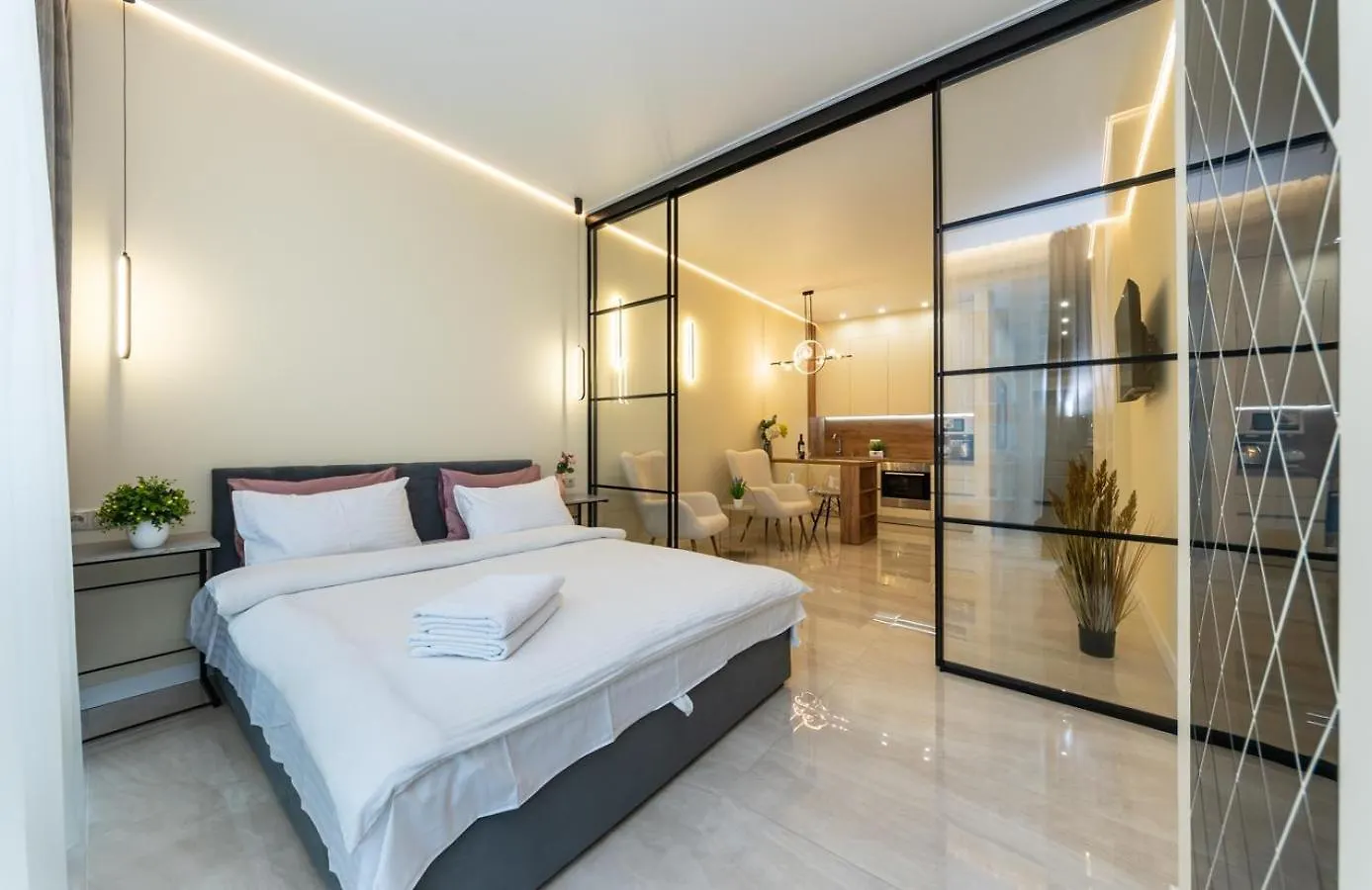 Comfort Apartment Near Minskaya Metro Station And Dreamtown Kyiv