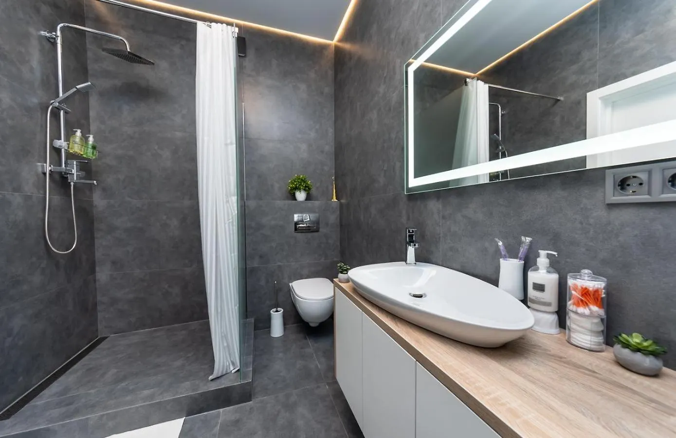 Comfort Apartment Near Minskaya Metro Station And Dreamtown Kyiv